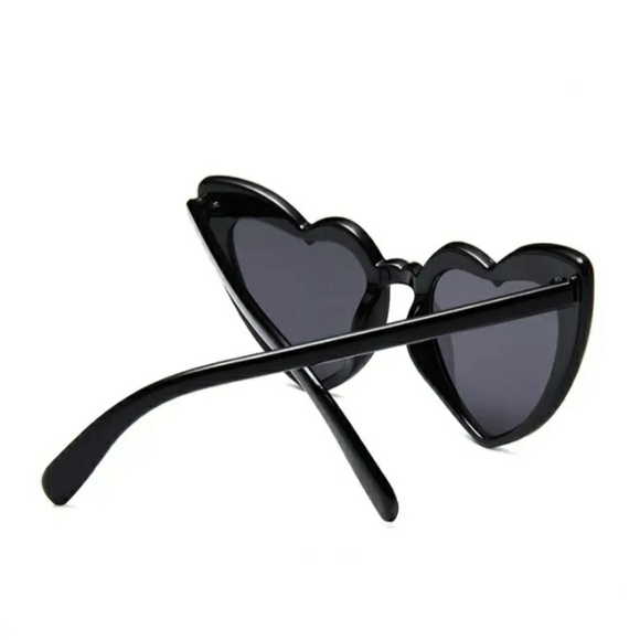 ● Heart Shaped Frame Sunglasses - Picture 3 of 14